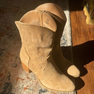 Olivia & Kate | Suede Western Boot | Tan